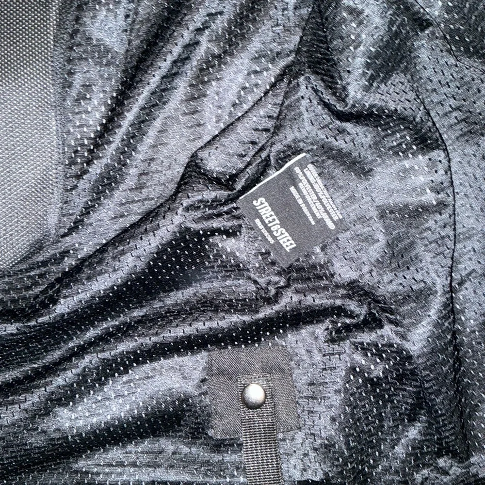 Street & Steel Black & Gray Plaid Button-Down Shirt - Picture 7 of 16